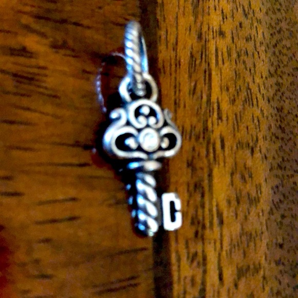 Brighton Key (to my heart) Charm - Picture 3 of 8